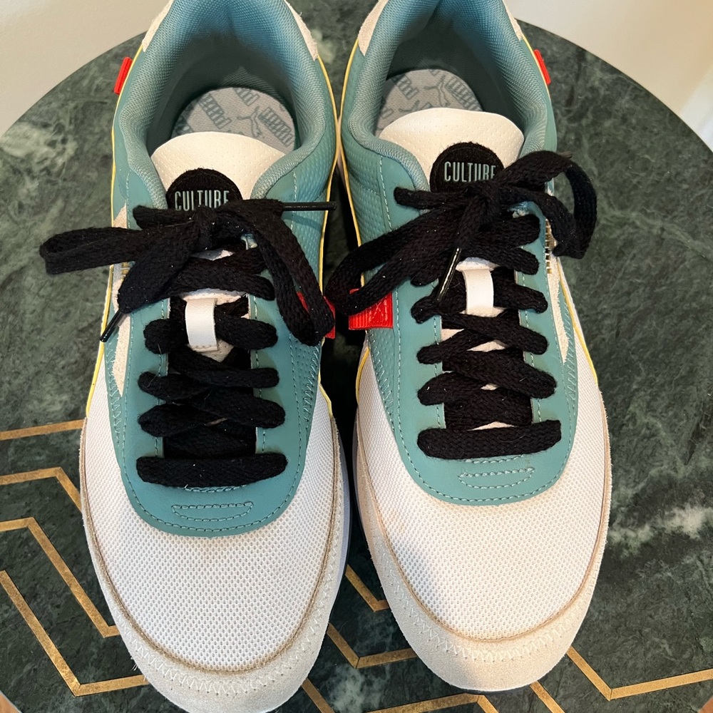Puma White and Teal Sneakers - Picture 2 of 8